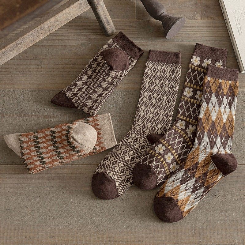 美拉德搭配毛衣大衣长袜子女秋季复古民族风中筒袜ins双针双路,淘宝优惠券,粉丝福利购,淘宝优惠卷