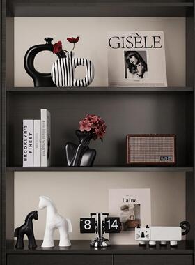 现代轻奢客厅餐边柜酒柜抽象条纹艺术装饰高档个性小众样板间摆件