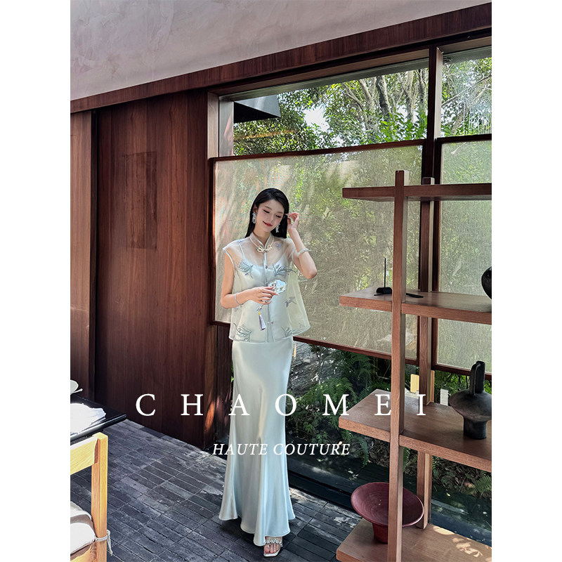 冯（CHAOMEI【君子兰】新中式门襟珠扣绣花马甲+醋酸吊带裙套装,淘宝优惠券,粉丝福利购,淘宝优惠卷