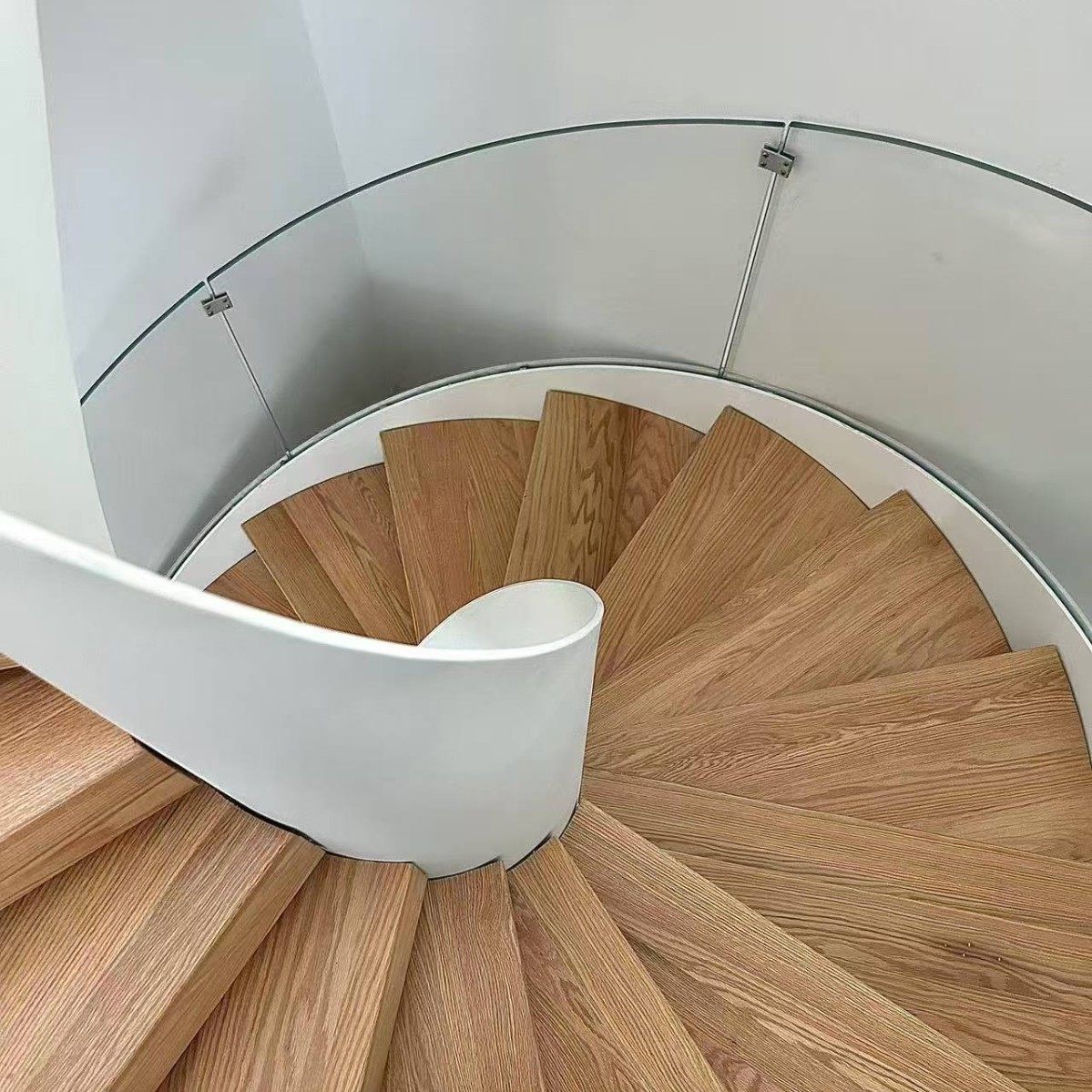 现代简约风格钢结构旋转楼梯复式别墅弧形玻璃钢架家用旋转楼梯,淘宝优惠券,粉丝福利购,淘宝优惠卷