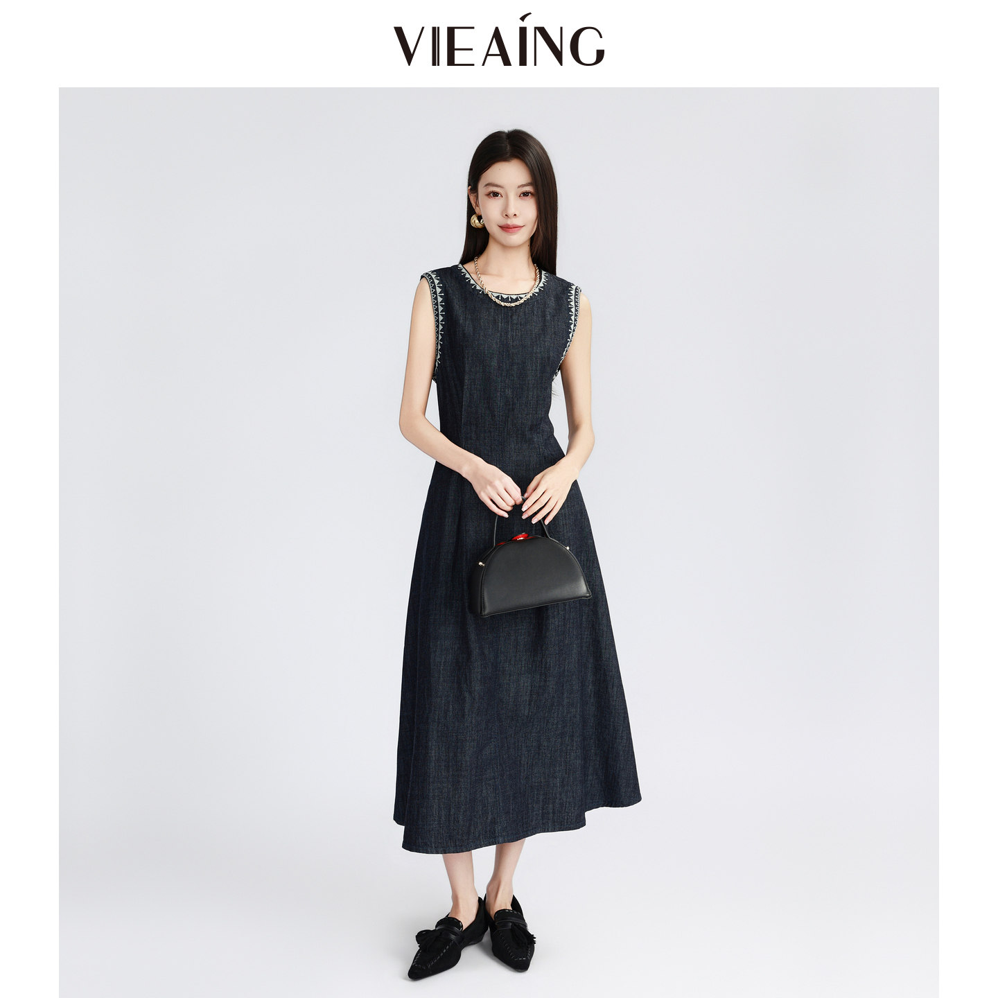 VIEA.ING薇迎背心连衣裙女2026夏季新款通勤圆领无袖裙子显瘦长裙 薇迎实拍商品图