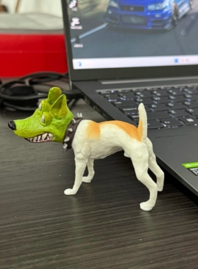 【上班手办】变相怪杰小狗工位摆件客厅装饰搞怪解闷电影周边模玩