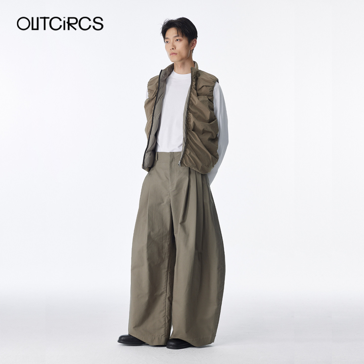 OUTCiRCS堆褶双面羽绒马甲 2025秋冬新款 保暖百搭简约,淘宝优惠券,粉丝福利购,淘宝优惠卷