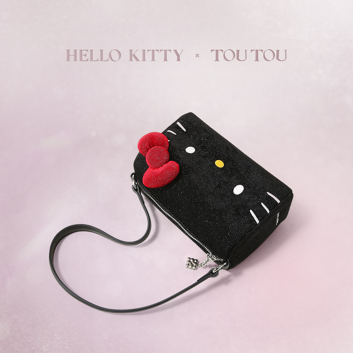 TOUTOUhellokitty三丽鸥正版联名哈喽kt闪闪黑皮凯蒂猫链条枕头包,淘宝优惠券,粉丝福利购,淘宝优惠卷