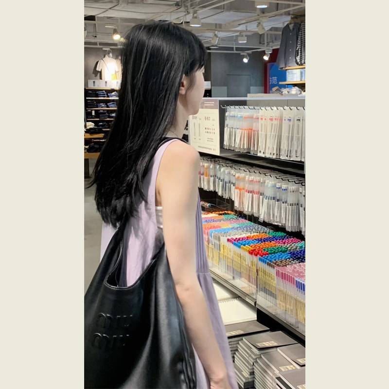 高级感紫色连衣裙女夏季新款小众宽松显瘦小个子无袖长裙背心裙 - 图1