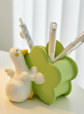 创意笔筒办公室桌面装饰品可爱加油鸭子摆件学生儿童女孩实用礼物