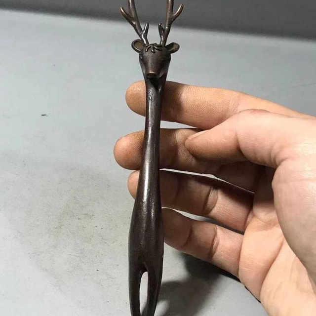 Tea ceremony utensils, deer teapot, lid, solid carving, antique miscellaneous pieces, deer head plug, ornaments