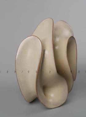 空合现代简约抽象曲线白色陶瓷雕塑 样板房售楼处酒店艺术摆件