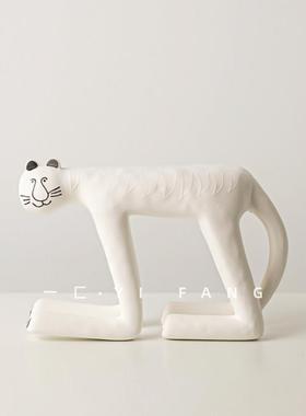 一匚 创意样板间抽象大脚虎陶瓷摆件 售楼部客厅民宿书房装饰品