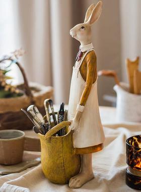 兔子笔筒摆件高级感桌面装饰艺术美术生笔桶收纳个性创意礼物女生