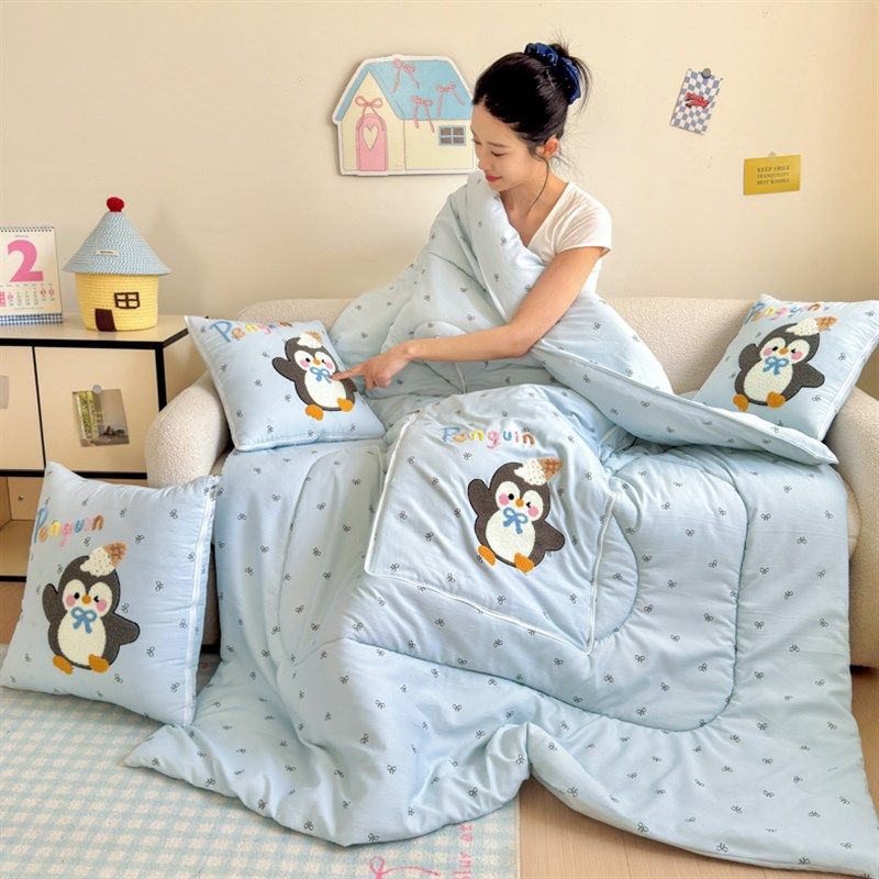 优选卡通企鹅抱枕被子两用汽车用靠垫办公室午睡枕头毯子二合一空,淘宝优惠券,粉丝福利购,淘宝优惠卷