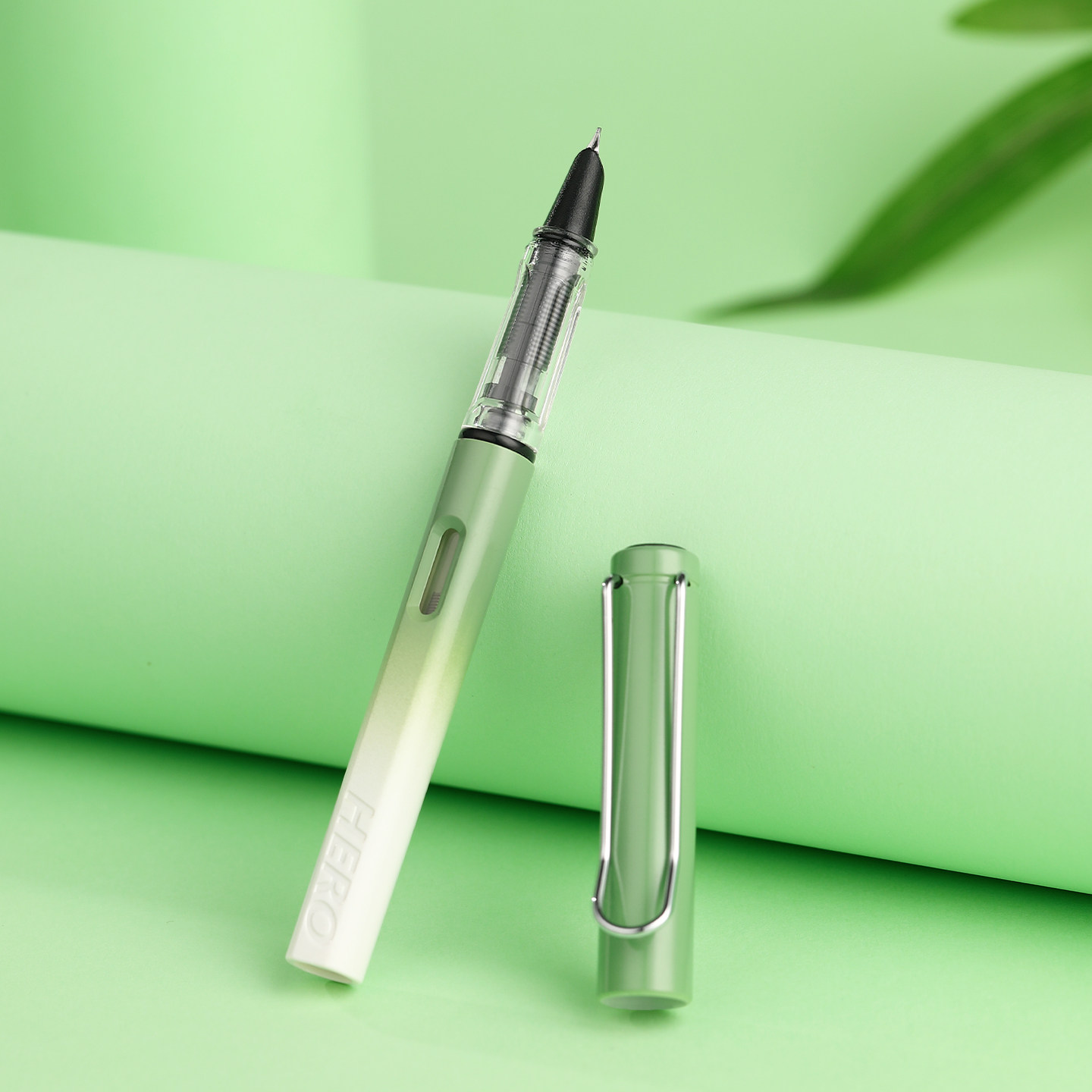 英雄钢笔1359暗尖0.38EF铱金笔小学生专用正姿练字拼色钢笔替换3.4口径墨囊教师推荐可刻字,淘宝优惠券,粉丝福利购,淘宝优惠卷