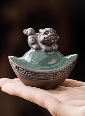 小螃蟹陶瓷茶宠貔貅摆件哥窑手工可养茶玩钳子元宝创意茶台装饰品