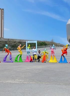 户外抽象人物雕塑学校公园体育运动商业街广场景区网红打卡大摆件