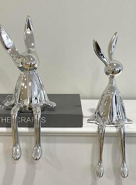 现代创意坐姿银色电镀小兔子办公室装饰摆饰轻奢风家居桌面摆件