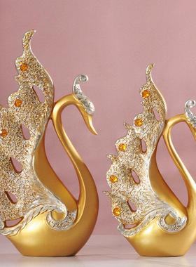 情侣天鹅摆件创意轻奢家居酒柜客厅装饰品乔迁礼品高档树脂工艺品