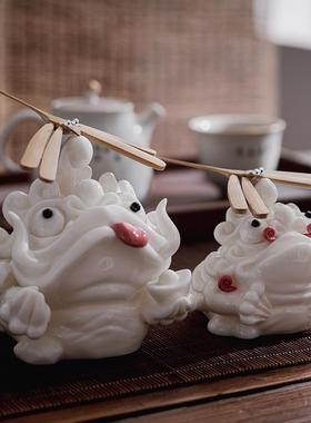 国潮文创陶瓷招财三足金蟾摆件客厅书房茶室办公桌面开业乔迁礼品