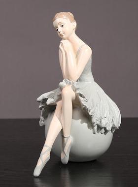 现代简约创意芭蕾舞女孩树脂摆件跳舞样板房客厅卧室桌面装饰送礼