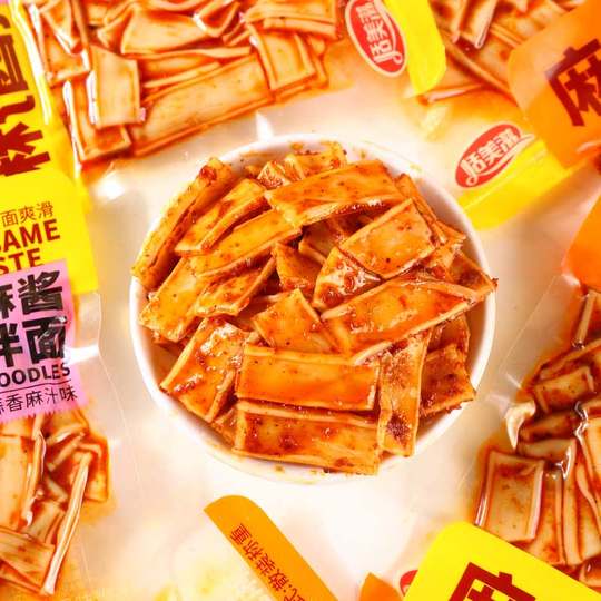 尚美滋麻酱凉皮风味粉皮辣条蒜香麻汁爽口脆网红即食休闲零食特产
