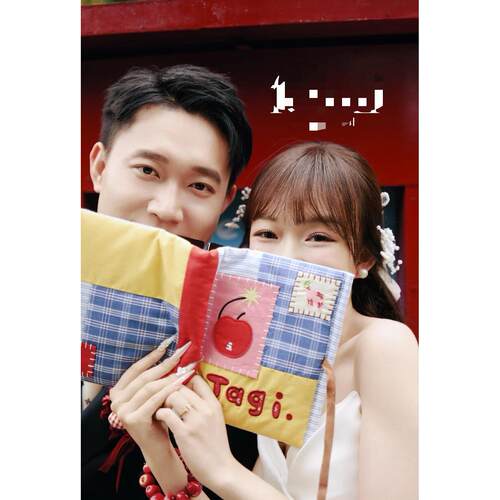 Tagi.《66go》6周年限定相簿拼布贴艺刺绣纪念活页拍立得收纳相册 - 图1