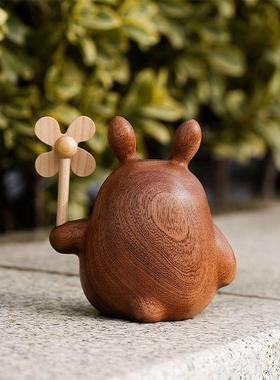龙猫原木摆件实木质旋转小风车汽车香薰车载饰品桌面公仔可爱礼物