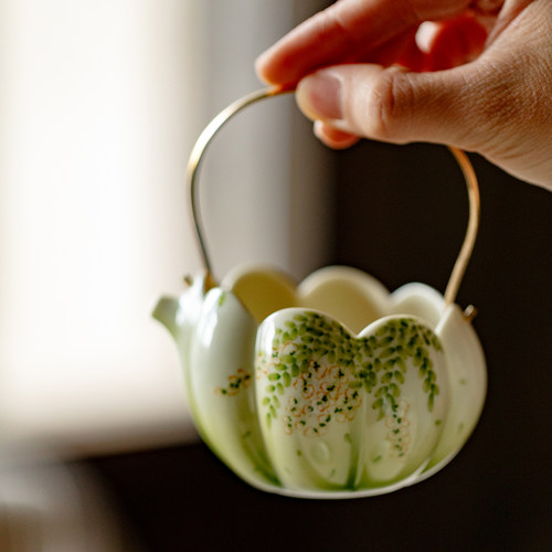 即素粉彩手绘紫藤提梁公道杯景德镇高颜值茶海高端铜把手提分茶器 - 图0