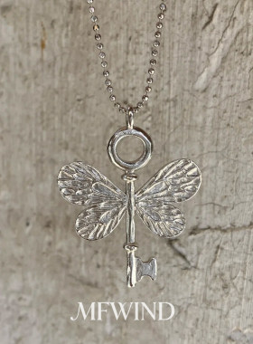 银色蝴蝶钥匙吊坠项链女中古风女