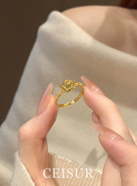 爆闪沙金色碎冰冰星星戒指设计感