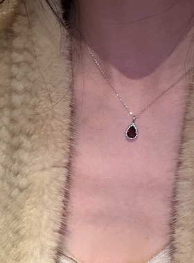 宫廷风仿红宝石水滴项链复古轻奢