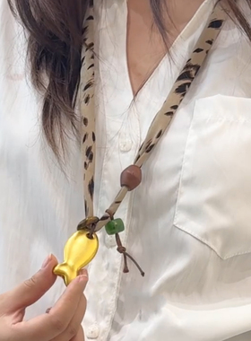 秋冬高级感金色小鱼吊坠串珠项链