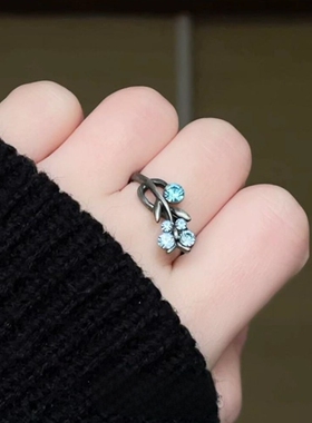 做旧黑色仿蓝锆石蝴蝶枝叶戒指女