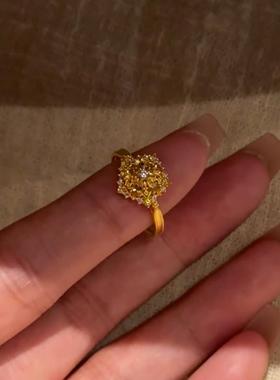 雪花细闪镶钻古法金色戒指高级感