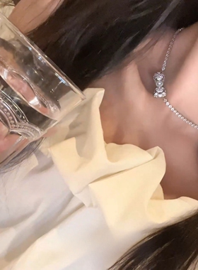 爆闪仿满钻蝴蝶结项链甜美宫廷风