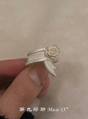 绝美仙气烧白丝带山茶花戒指气质