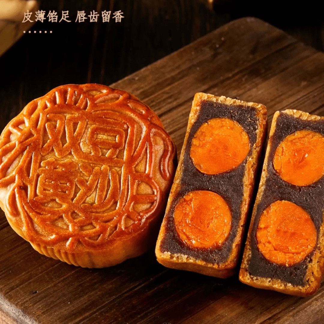 125g双蛋黄莲蓉月饼广式月饼老式中秋月饼咸鸭蛋莲蓉月饼企业团购