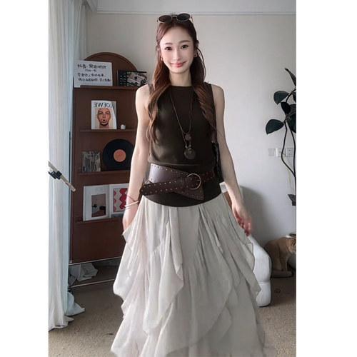 向晚意 STUDIO 春夏后背镂空辣妹纯欲背心荷叶边不对称半身裙套装 - 图1