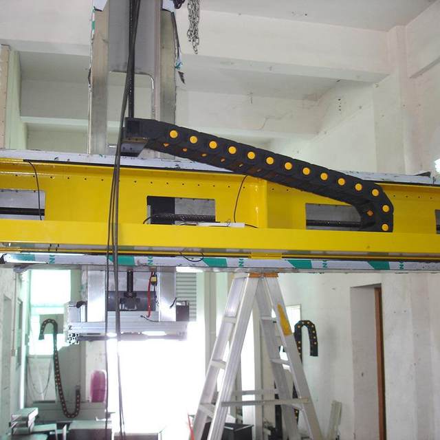 Horizontal reciprocating elevator 1 assembly line sprayer rotating cup automatic spray gun wooden doors and windows hardware plastic