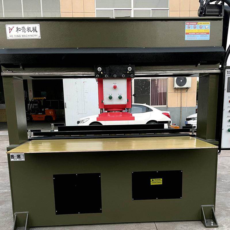 全自动龙门移动头植绒砂纸皮革海绵鞋垫鞋帮裁切下料机裁断机 - 图1