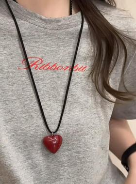韩国黑色爱心抽拉可调节皮绳长款项链女红色复古高级感配饰毛衣链