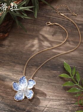 新款蓝色珐琅彩山茶花吊坠 时尚高级感女士画油渐变花朵项链