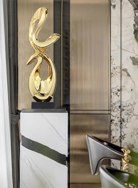 现代样板间玄关软装饰电视柜旁边落地酒店雕塑工艺品