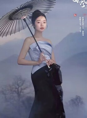 婚纱摄影中式写真古装古道具黑色墨画工艺伞中国风