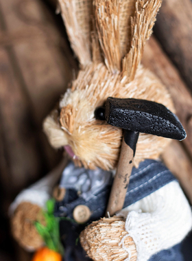 JK慕空间复古可爱草编兔子穿衣服节日居家装饰情侣兔花园阳台摆件