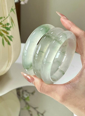 新疆天山翠天然翡翠色飘花手镯女款冰翡感玉镯冰透玉石送女友礼物