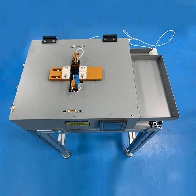 Supply data cable double-sided dispensing push shell machine wire terminal cable pressure shell hot melt glue gun dispensing machine