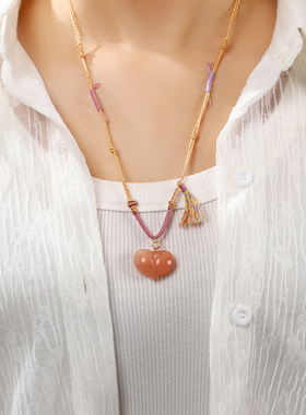 珞石桃花酿爱心屁桃流苏毛衣链女