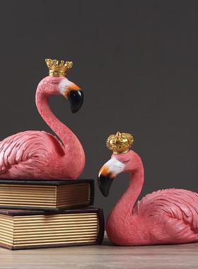 北欧皇冠情侣火烈鸟装饰品摆件客厅书房电视酒柜创意树脂动物摆设