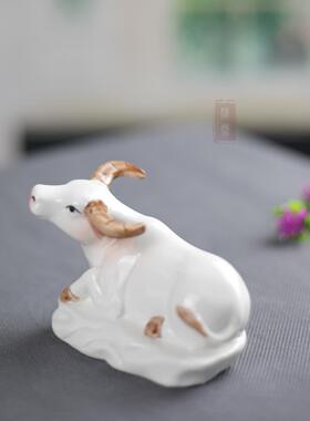 陶瓷牛摆件十二生肖客厅桌面玄关卧室家居饰品牛的吉祥物摆设卧牛