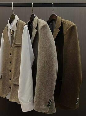 软装男装样板间衣帽间意式简约男士西服外套上衣道具陈列衣柜装饰