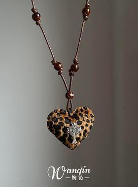 复古毛绒豹纹爱心串珠项链女